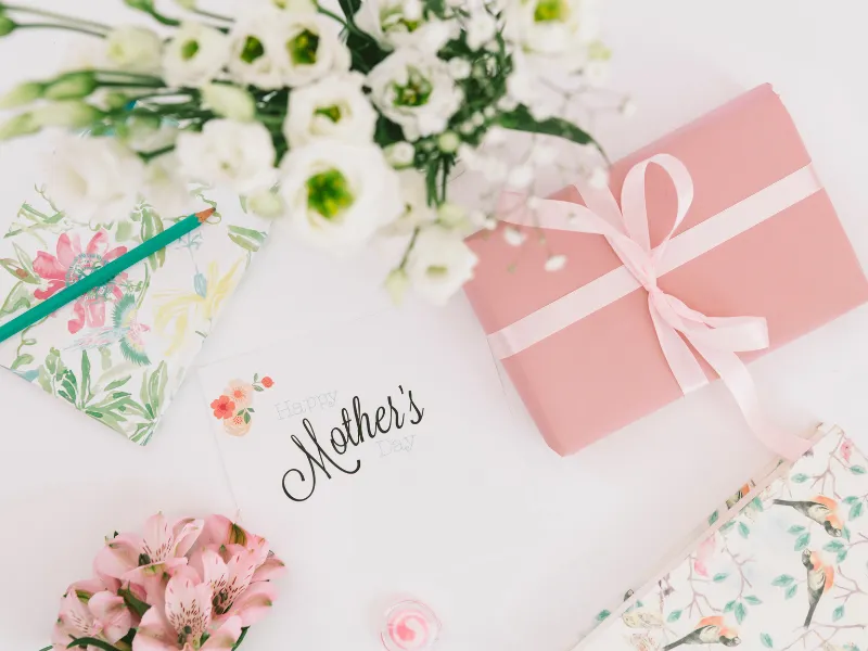 Lý do tặng quà sinh nhật cho mẹ, biểu tượng của tình cảm gia đình