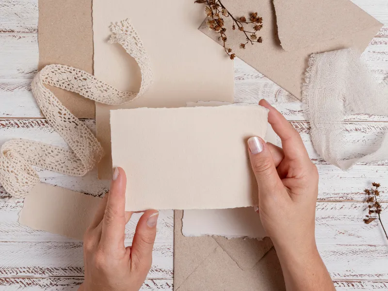 Thiệp sinh nhật handmade trang trí giấy màu và chữ viết tay