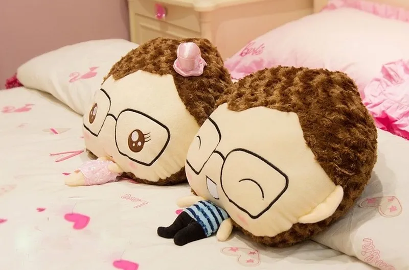 Gối thêu tay giúp giấc ngủ của người thương thêm trọn vẹn