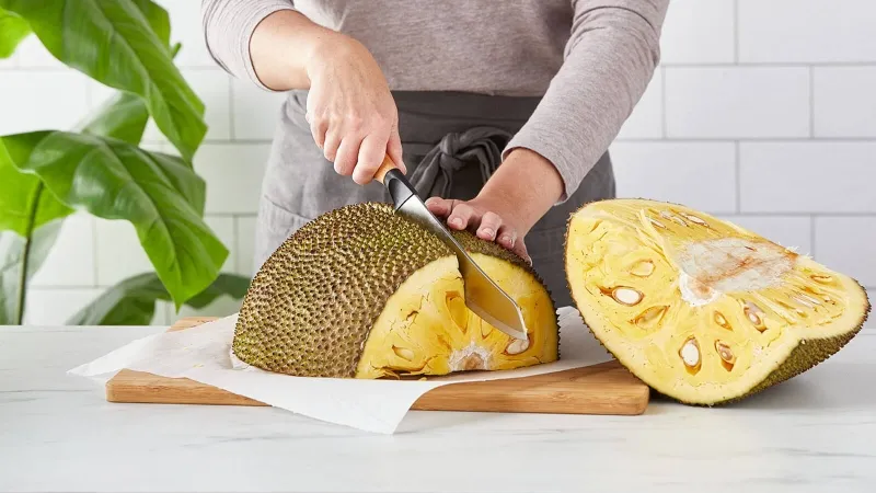 Sau khi sinh thường khoảng một tuần thì người mẹ có thể bắt đầu ăn mít.