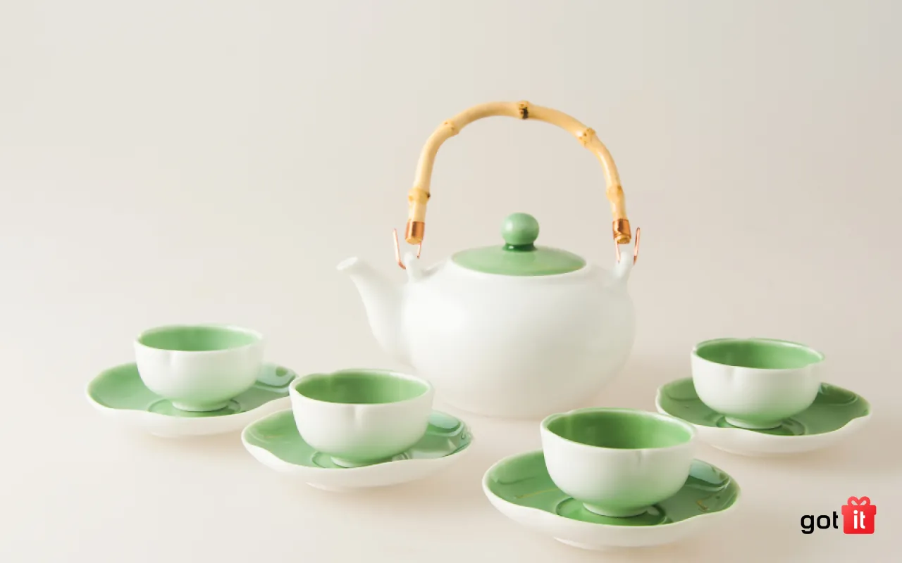 Sự sang trọng của bộ tách trà trong ngày khai trương