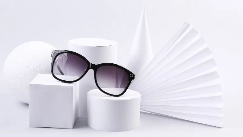 Kính mắt thời trang cao cấp cho chị gái