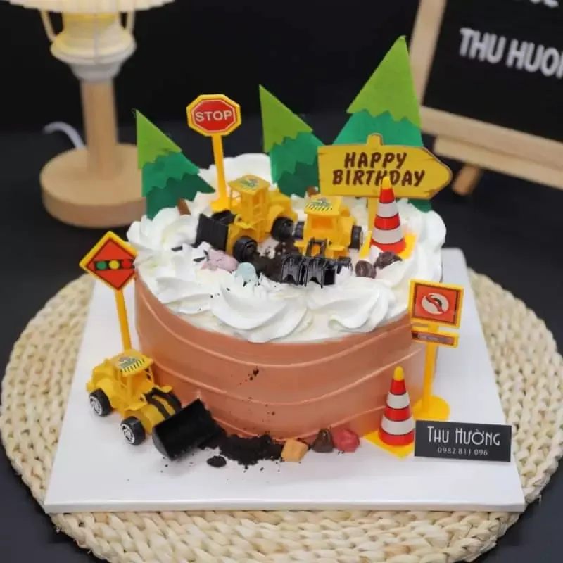 Tham khảo bộ sưu tập bánh sinh nhật ô tô đẹp cho bé