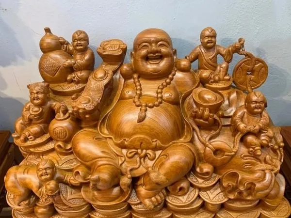 Tượng Phật Di Lặc mang lại bình an cho gia đình vợ