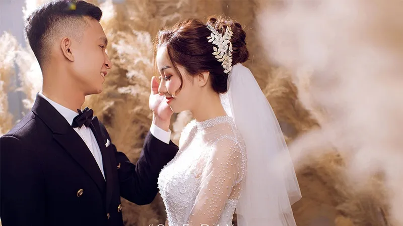 Hình ảnh nhẫn cưới - biểu tượng của lời hứa trọn đời