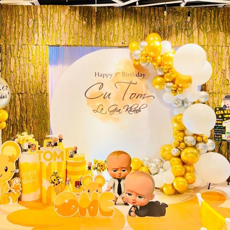 Trang trí sinh nhật Cu Tom 1 tuổi giá 3tr2