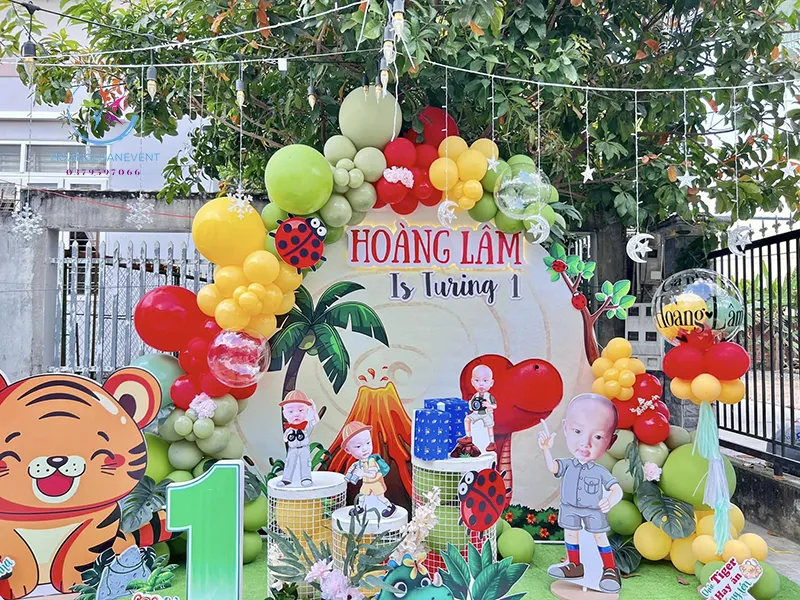 Trang trí sinh nhật cho bé trai 1 tuổi tinh tế