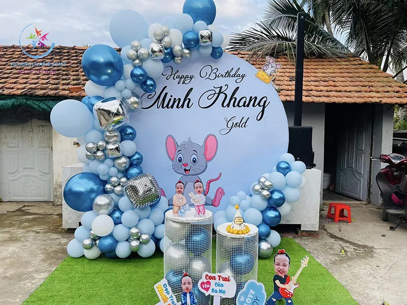 Mẫu phông nền sinh nhật bé trai phong cách hoàng tử