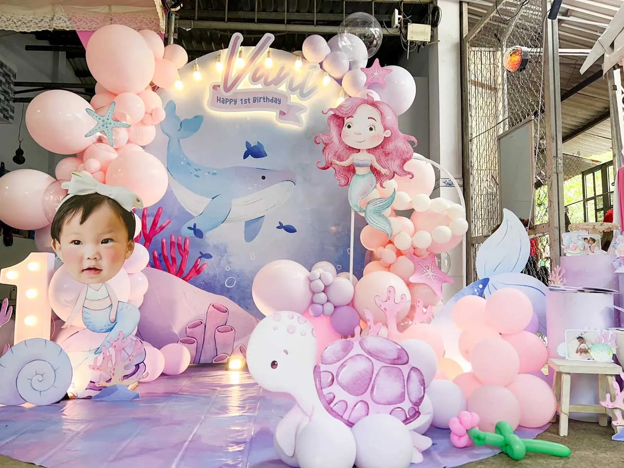 hinh-anh-trang-tri-sinh-nhat-cho-be-trang-tri-thoi-noi-be-gai
