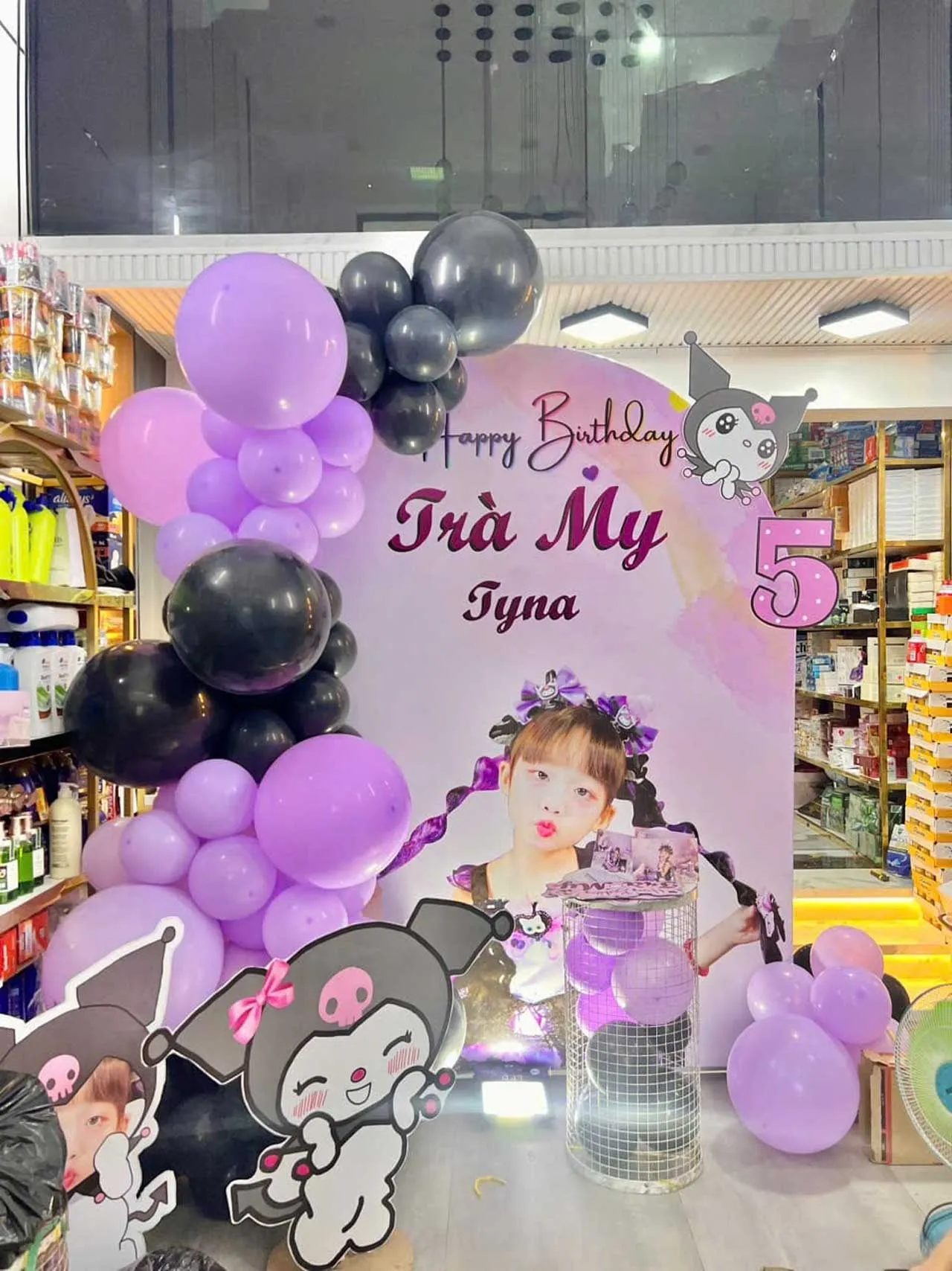 hinh-anh-trang-tri-sinh-nhat-cho-be-trang-tri-thoi-noi-be-gai