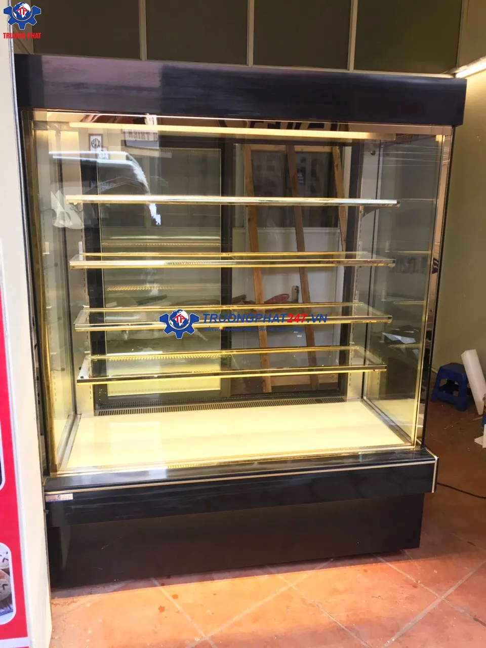 Tủ mát bảo quản bánh sinh nhật