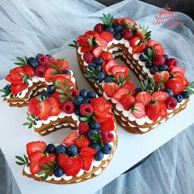 Bánh sinh nhật màu đỏ hình số 30 tạo khối