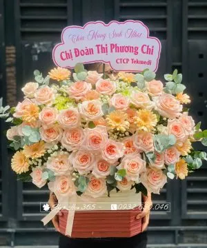 Lẵng hoa mẫu đơn hồng nhập khẩu cao cấp