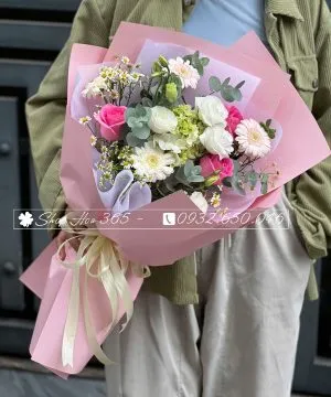 Bó hoa kết hợp trái cây độc đáo lạ mắt