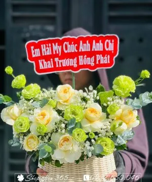 Hoa cẩm chướng viền tím tặng sếp giàu kinh nghiệm