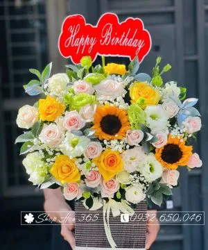 Lẵng hoa mặt trời rạng rỡ mừng tuổi mới sếp