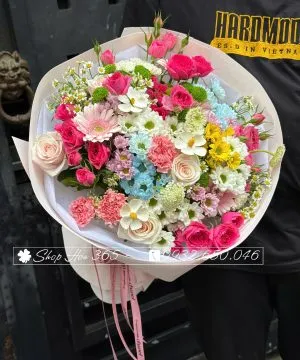 Bó hoa hồng xanh huyền bí lạ mắt