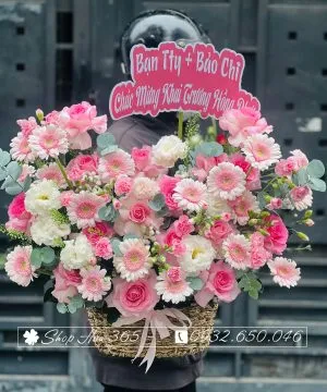 Kệ hoa chúc mừng sang trọng cho đại sảnh