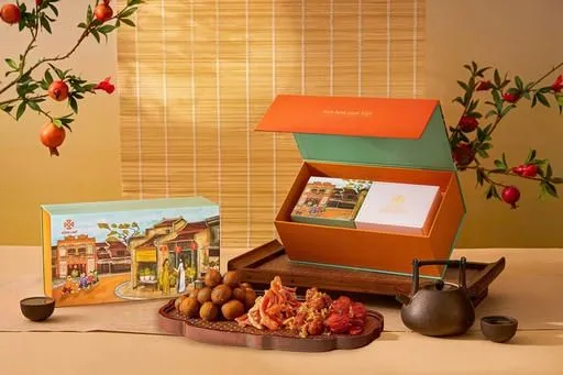 Hộp quà Phố Xuân rộn ràng không khí Tết Bính Ngọ