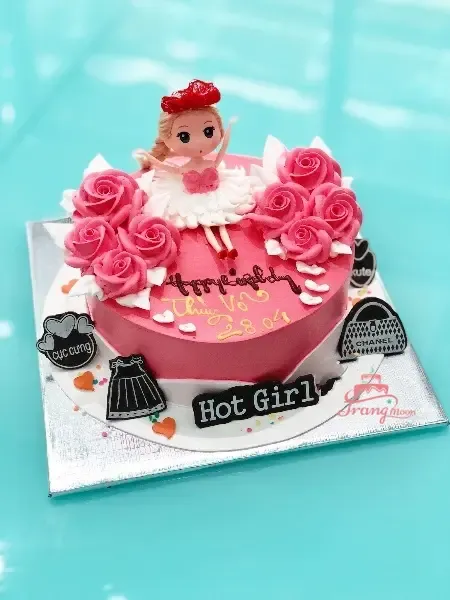 Mẫu bánh kem búp bê cho bé gái