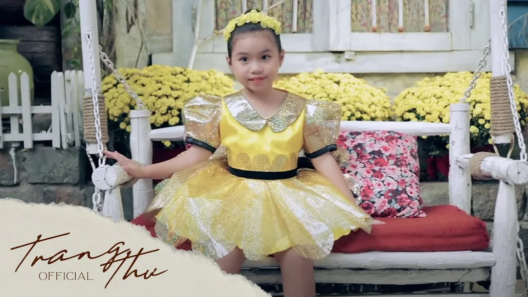 Ảnh minh họa lời bài hát Bé Chúc Xuân bản official YouTube