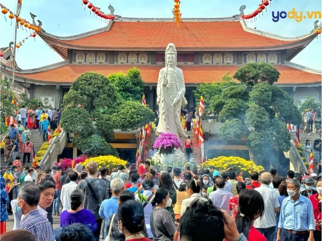 anh minh hoa stt di chua cau duyen theo ngu canh