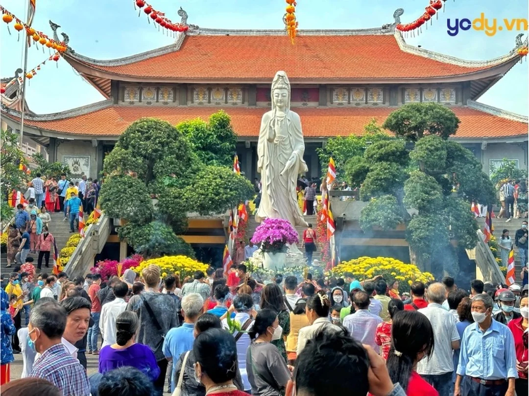 Ảnh minh họa stt đi chùa cầu duyên theo ngữ cảnh