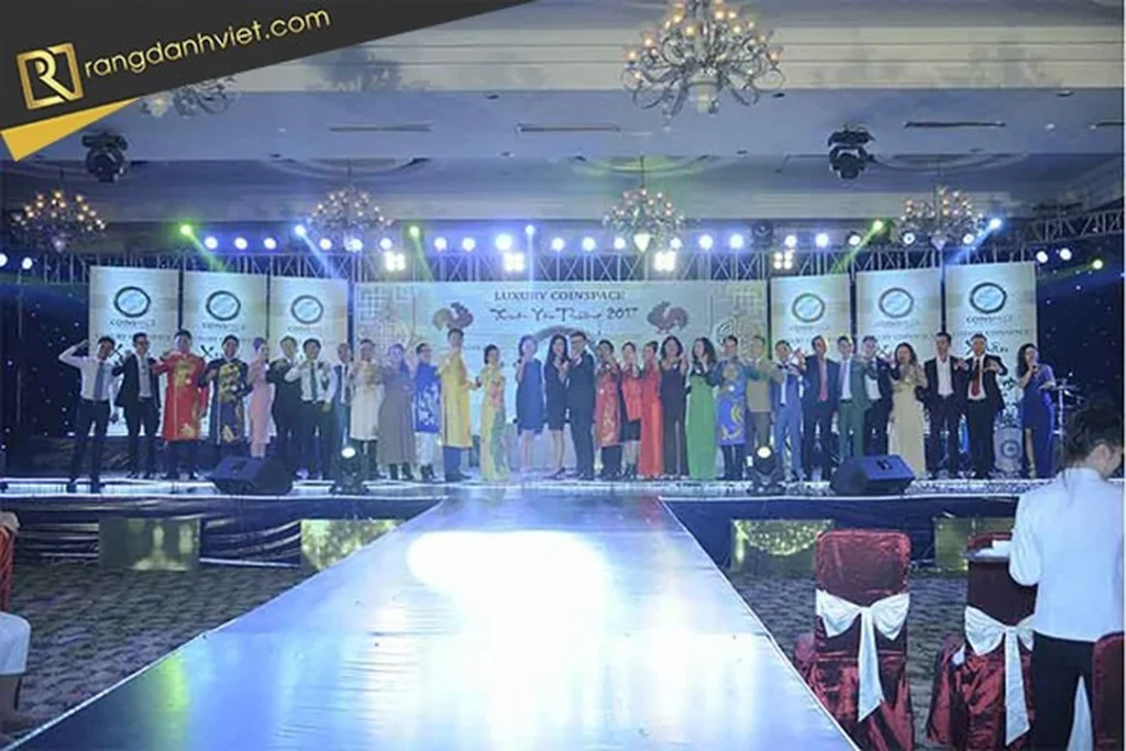 anh tiec tat nien cong ty am cung