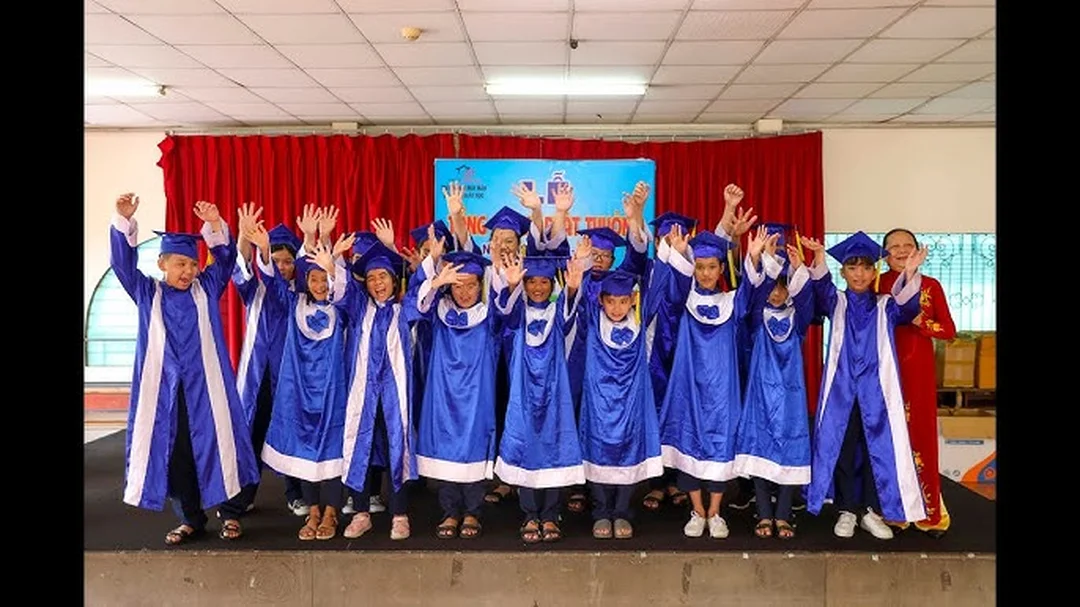 Lễ bế giảng cuối cấp đầy cảm xúc