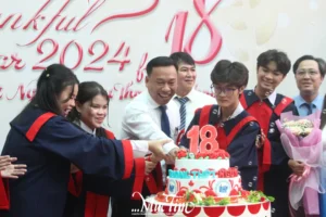 loi chuc tet cho thay co hinh minh hoa 1