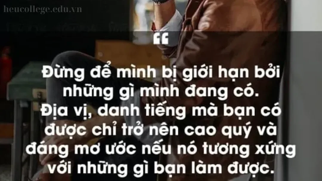 Status trưởng thành theo ngữ cảnh đăng mạng xã hội